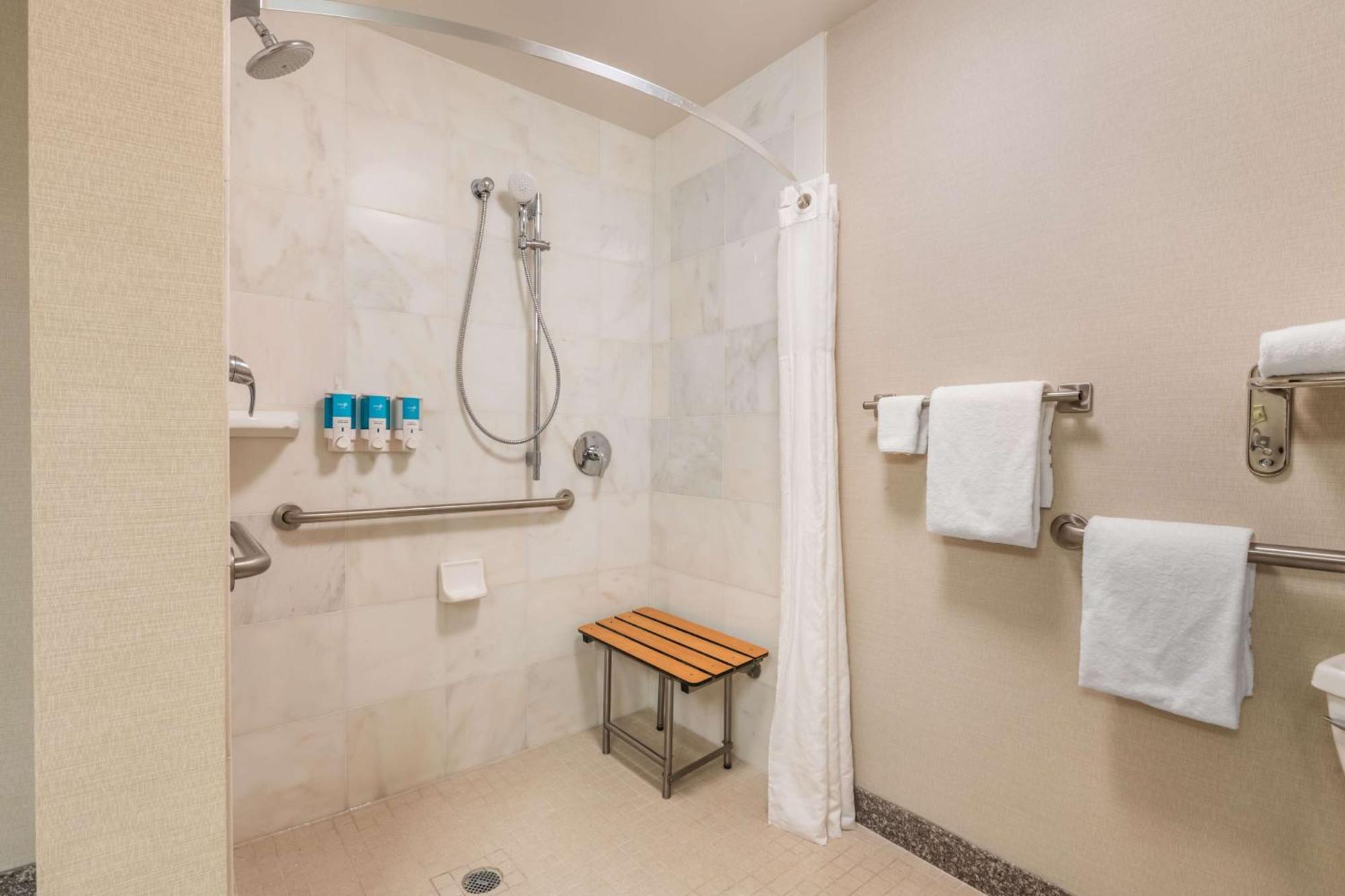 Drury Plaza Hotel Valdosta Kültér fotó